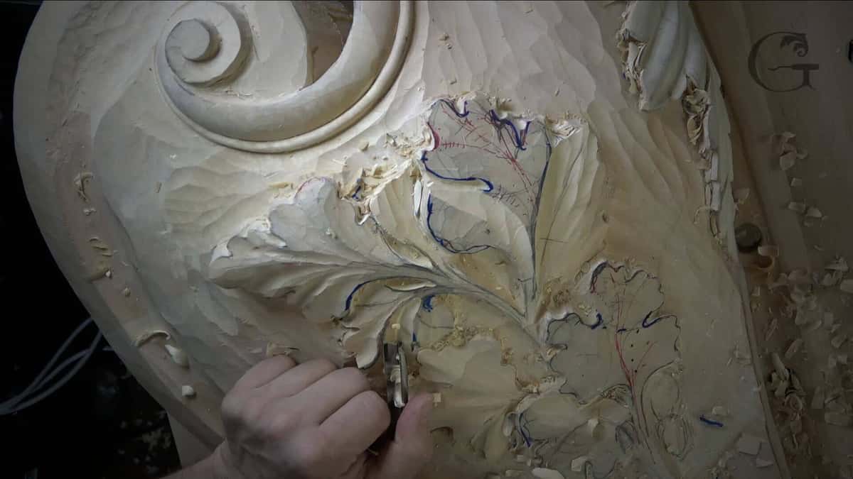 Tool reaching under an acanthus tip