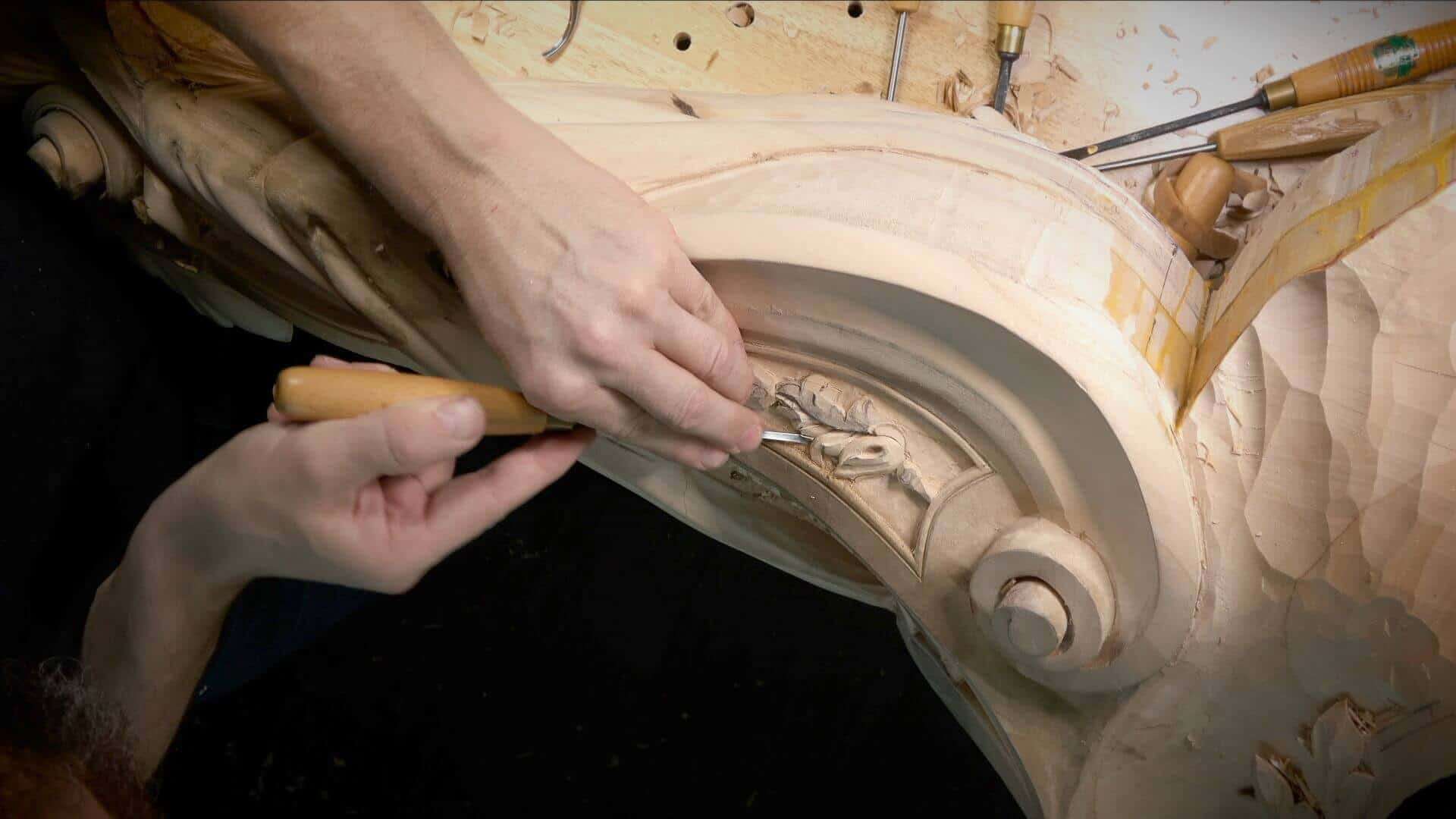 Is Cedar a good wood for carving?