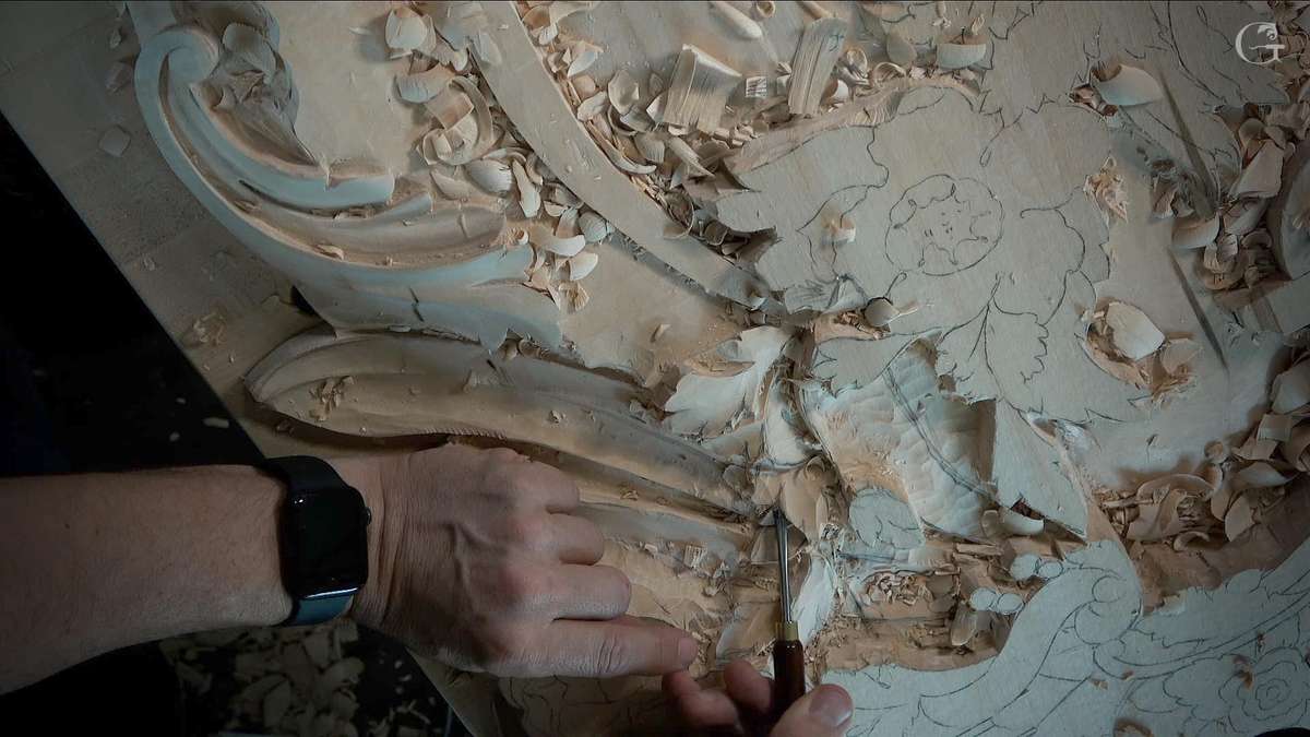Is it possible to gain a profit carving wood? Alexander Grabovetskiy carved for living and gains profit from woodcarving. This Panel is covered with beautiful carved flowers and other foliage. Learn how to make money carving wood with Wood Carving School. We offer woodcarving lessons, courses, masterclasses, workshops, classes and videos to help you become a professional woodcarver. Get started today and start making money with your woodcarving skills.