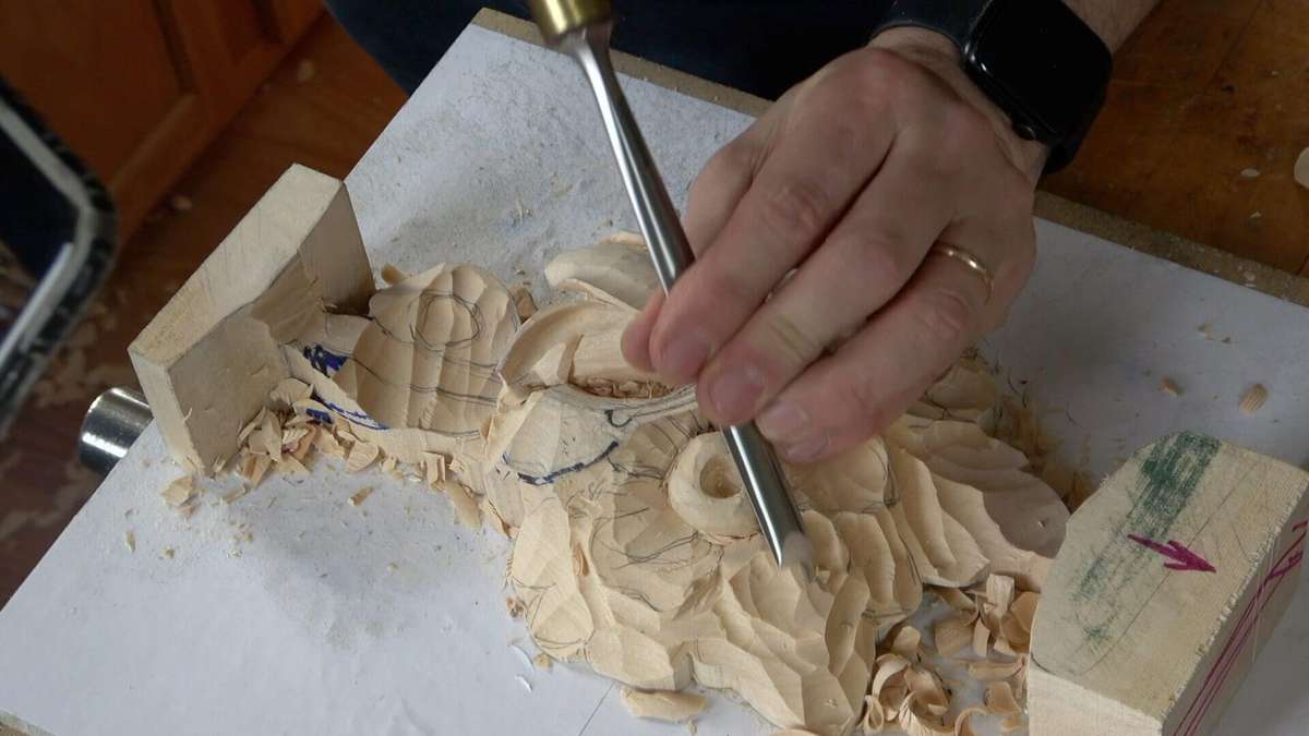 Grinling Gibbons Woodcarving Lessons Learn to carve like the world-renowned Grinling Gibbons! Our comprehensive online course offers everything you need to get started, from basic tips and techniques to more advanced carving projects. With our easy-to-follow lessons, you'll be creating beautiful woodcarvings in no time!