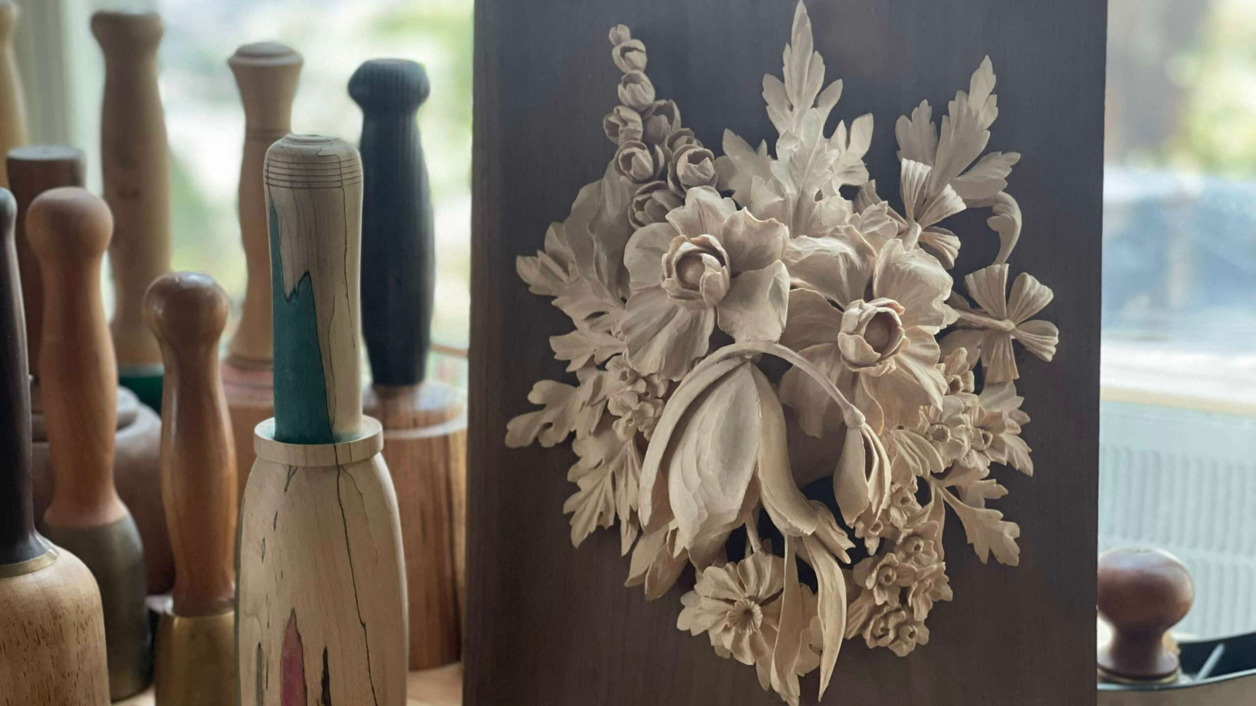 Who teaches Grinling Gibbons style wood carving?