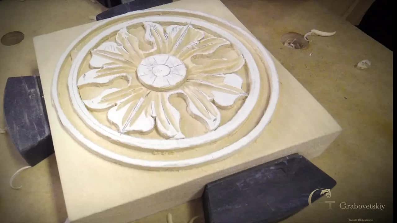 What are the best softwoods for beginners to practice wood carving?