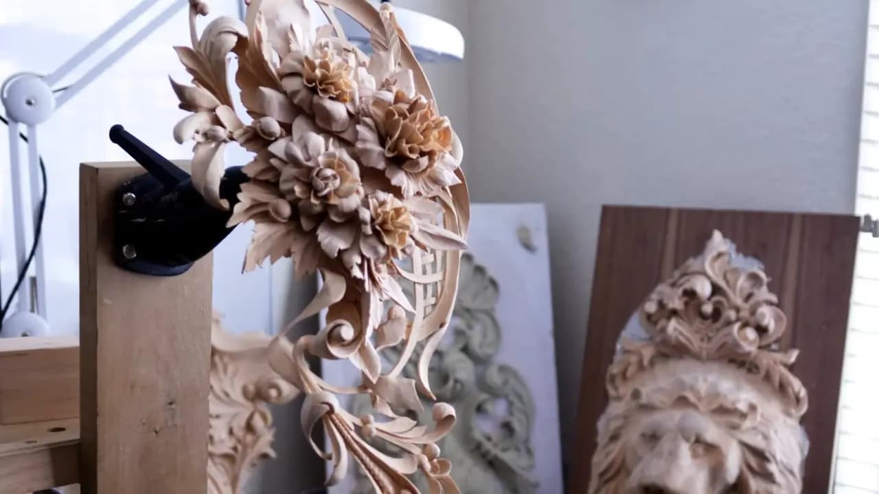 What are the best types of wood in Barbados for beginners to practice carving?