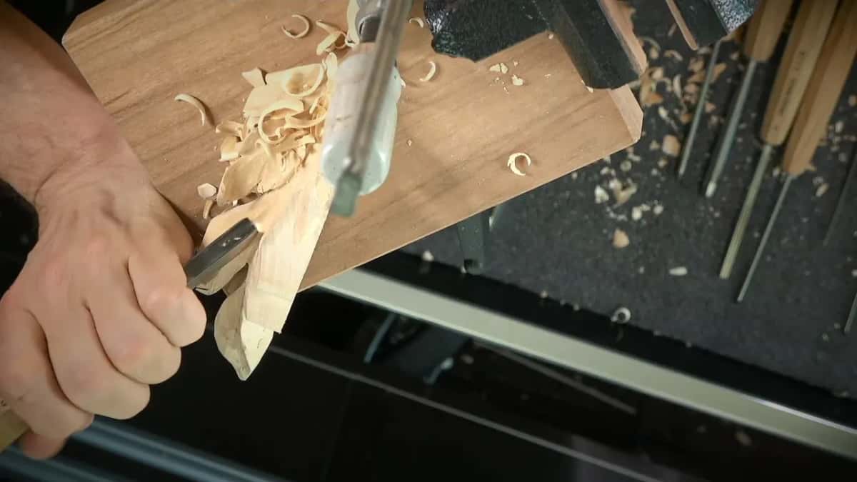 Driving down the clamped leaf