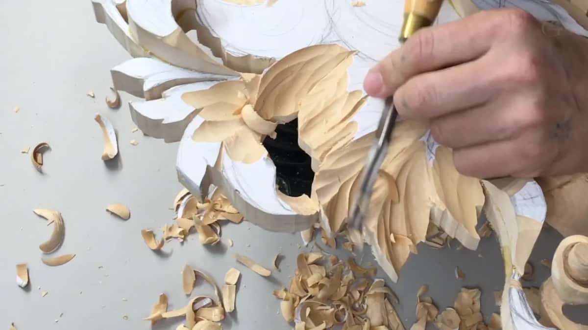 Blade pushed into a grooved leaf
