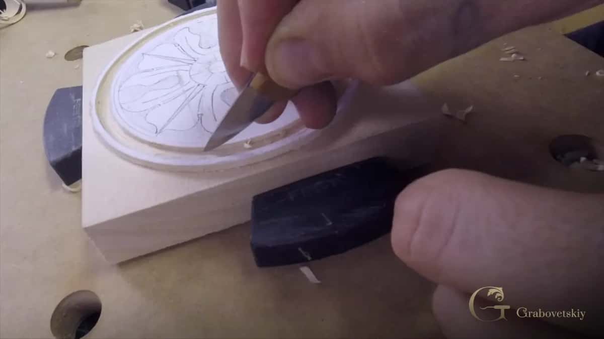 Knife in close