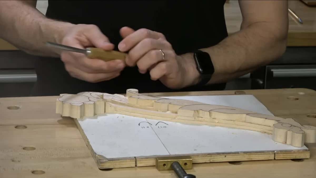 Small gouge between two fingers.