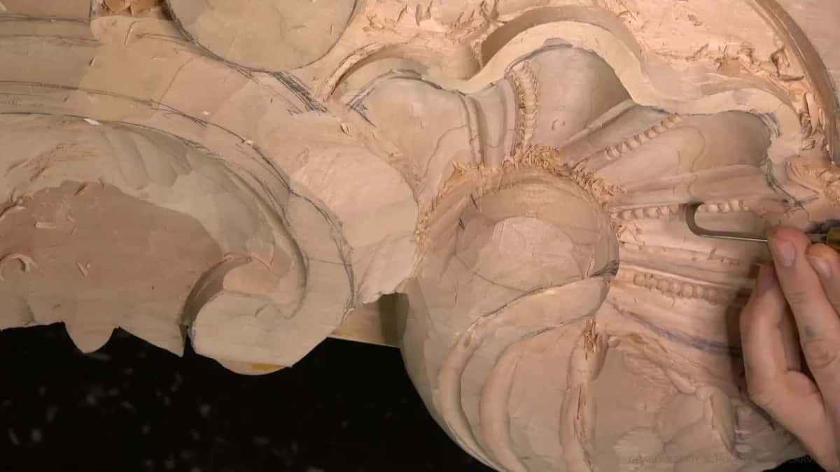 Small bent tool in the hollow.