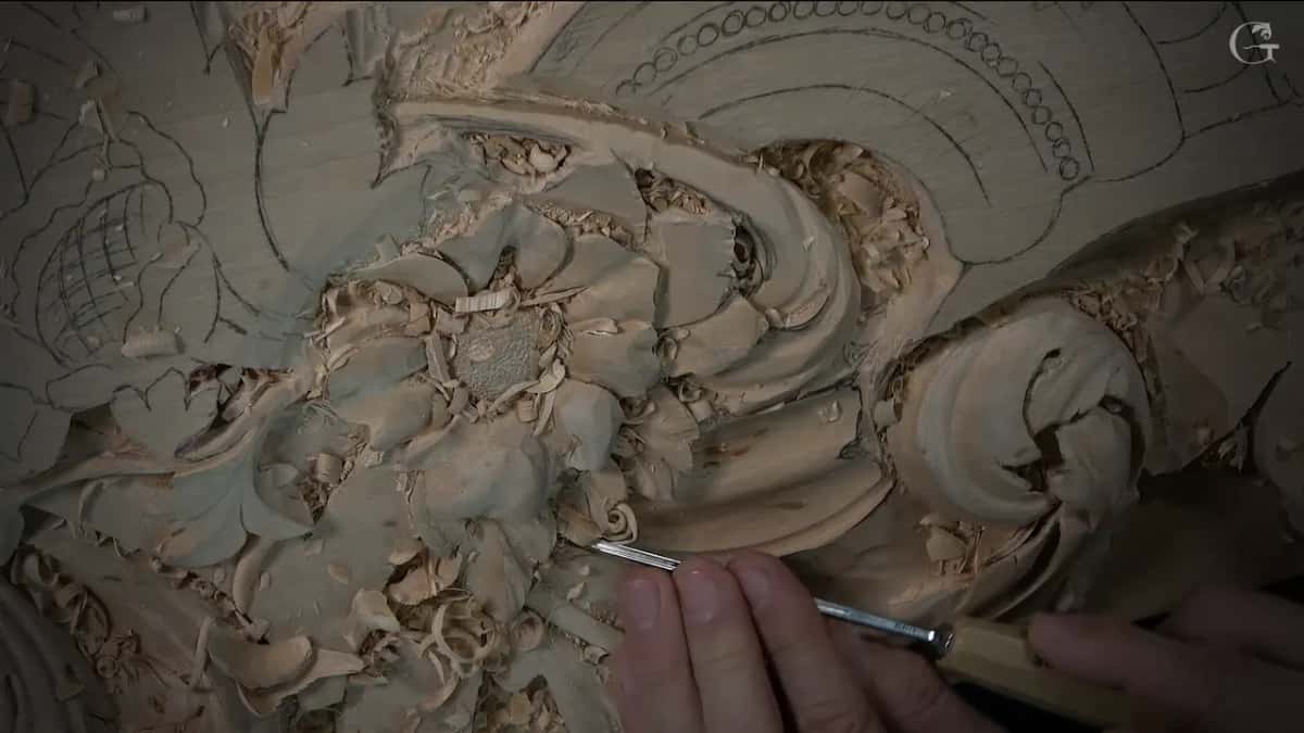 Veiner with a pale handle