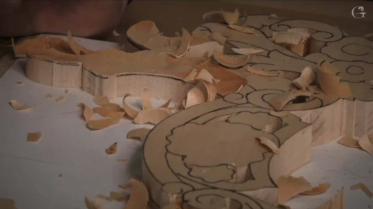 Stepped walls and loose shavings