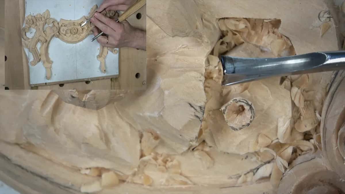Broad blade brought in over the carved centre