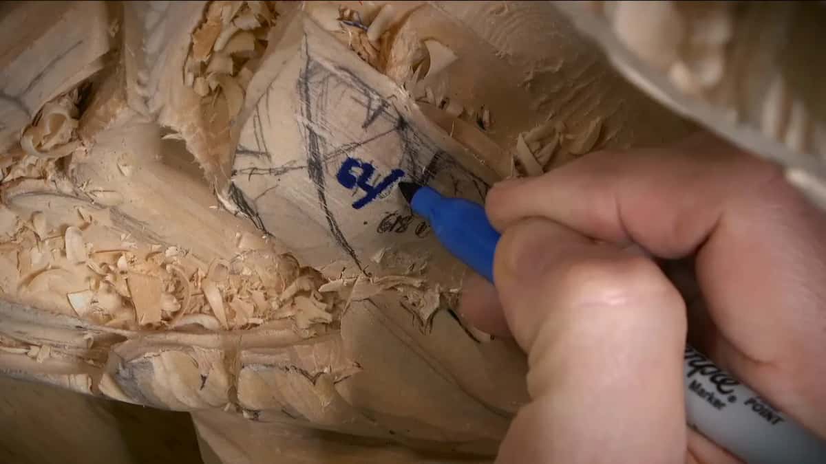 62 out of 100 Blue marker going onto bare wood