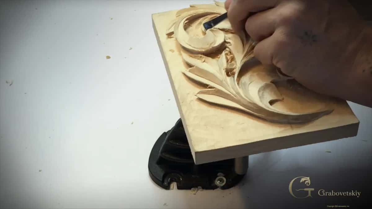 Narrow tool high on the scroll