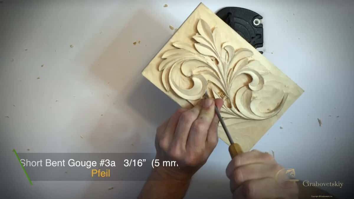 The 5 mm (3/16 in) #3a named on screen, working the lower leaves of the panel