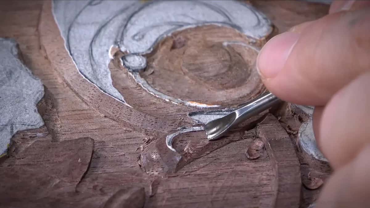 Gouge under a shaving