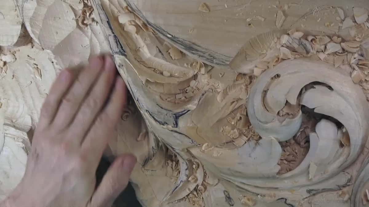 An open palm laid flat on the lobes.