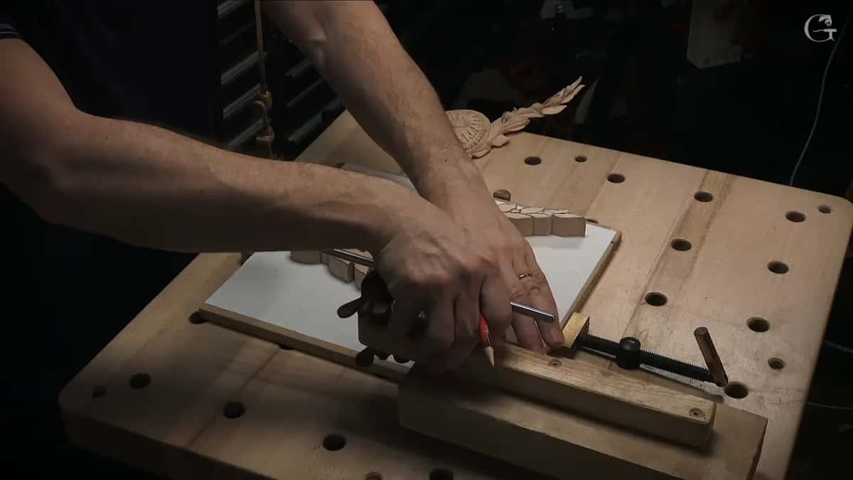 Machine lowered at the edge of the blank so the height can be read straight off