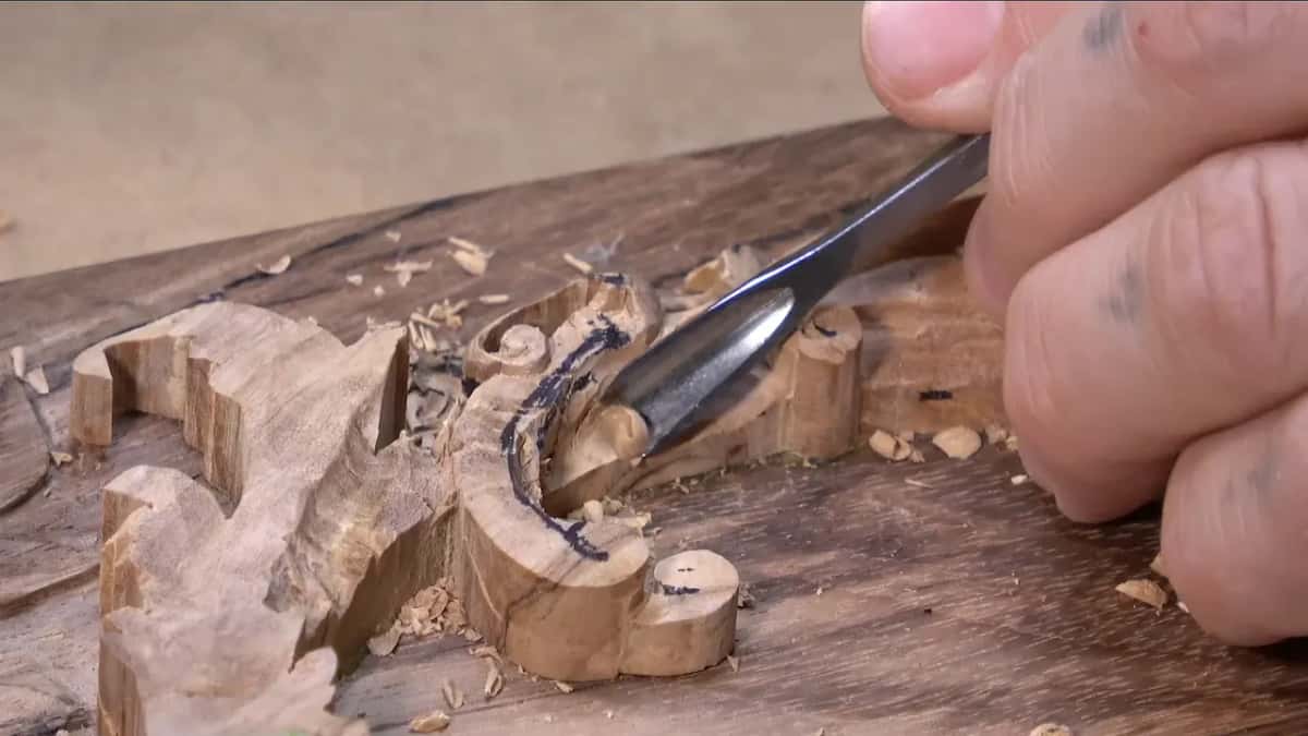 Gouge hollowing a curl
