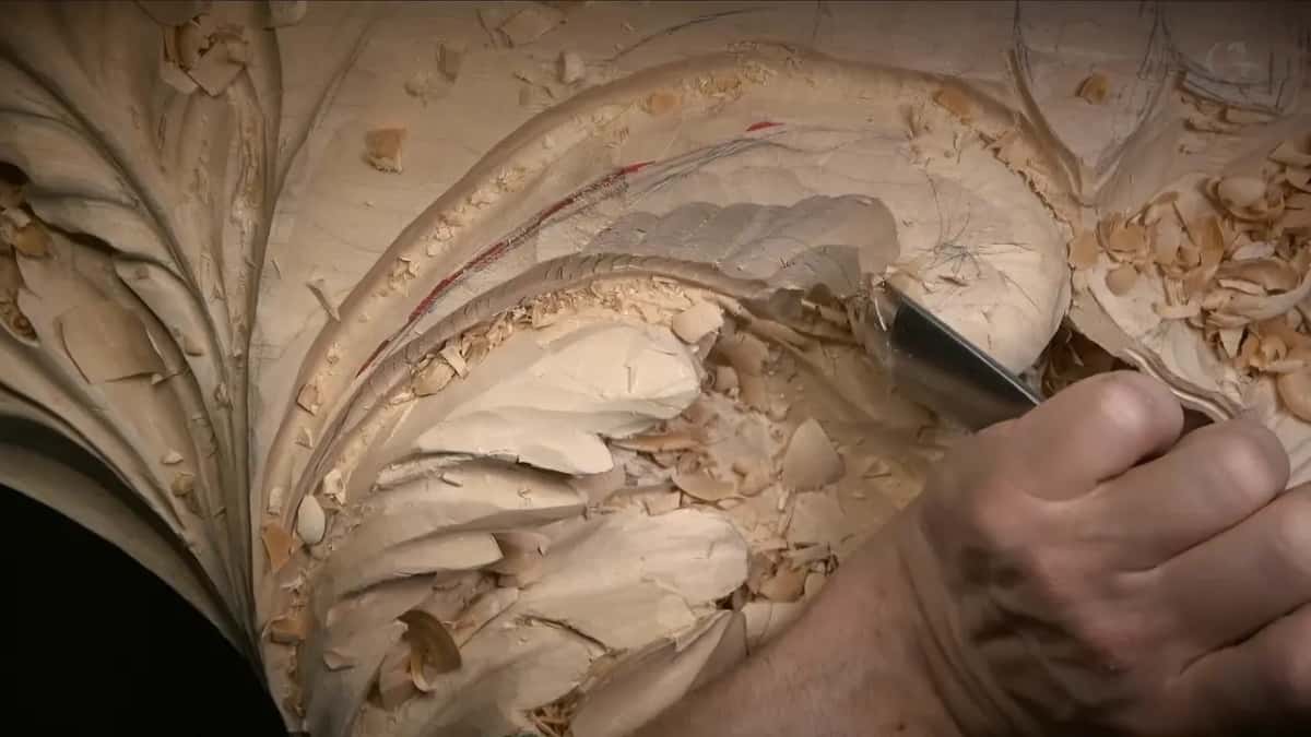 Blade entering the dome from the right under a red line