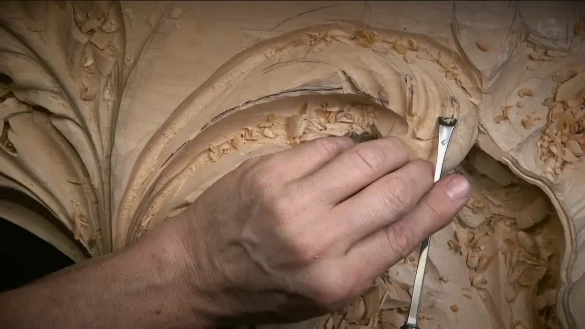 Pinched thin tool skims a ridge