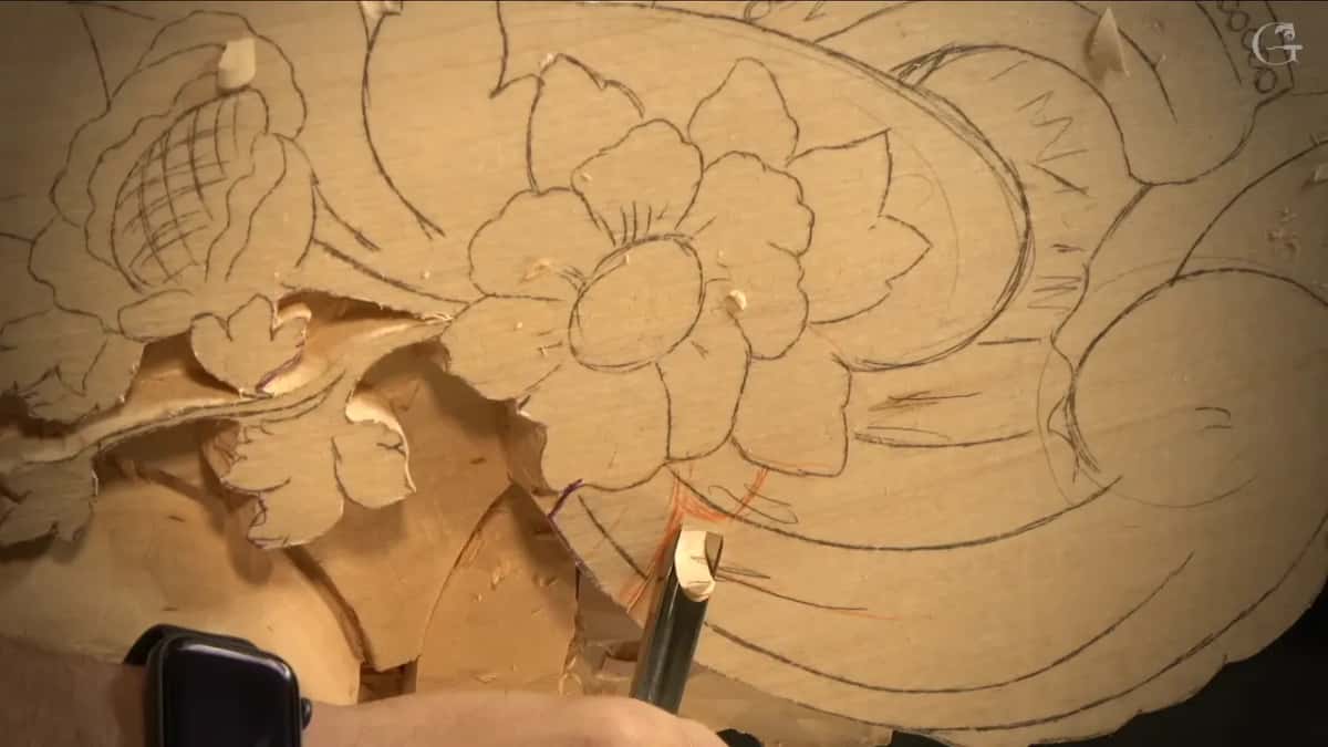 Narrow gouge on the pencil line.