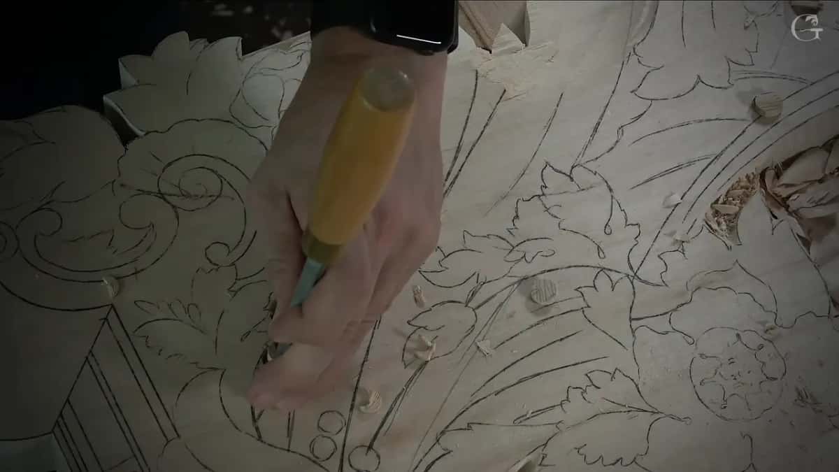 Orange handle straight up in the drawing