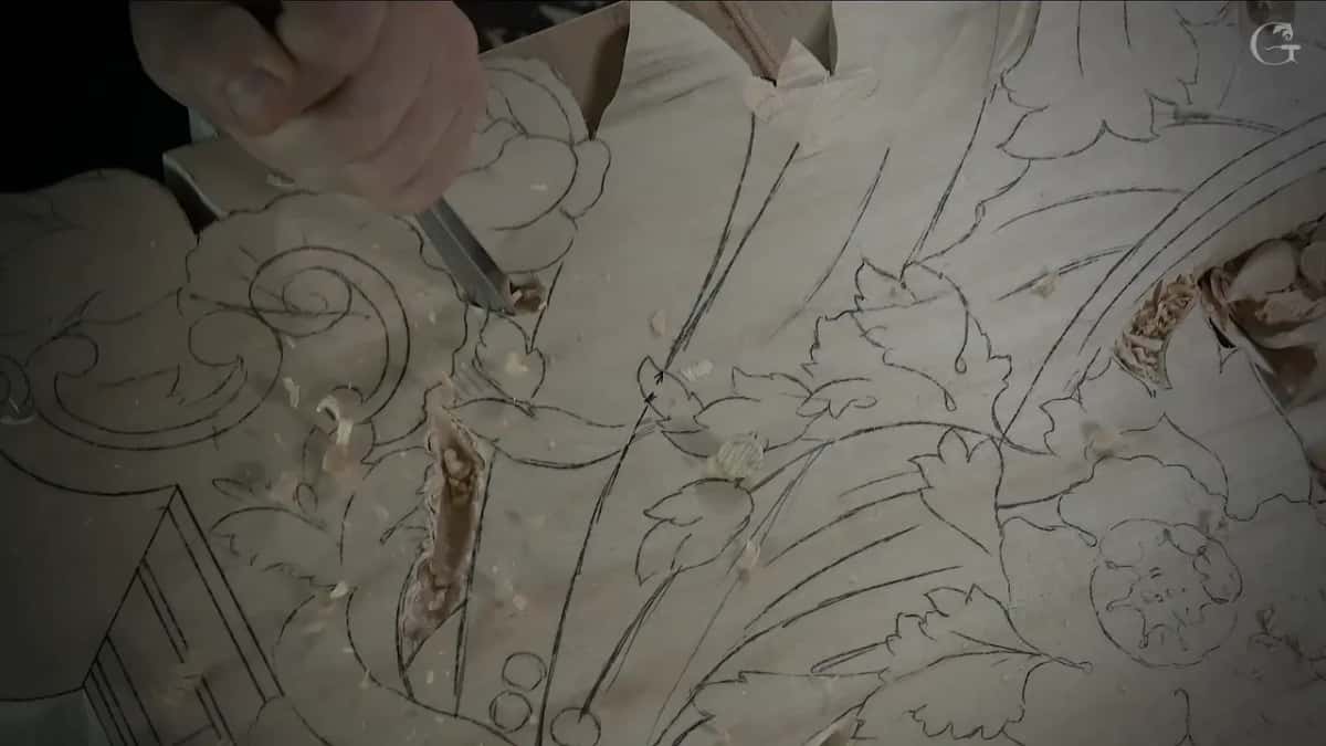 Small pocket dug into the drawing