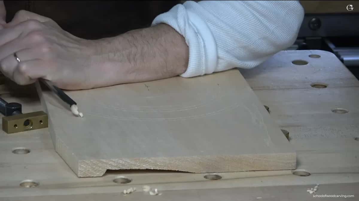 Tool tip working by the scratched ring.