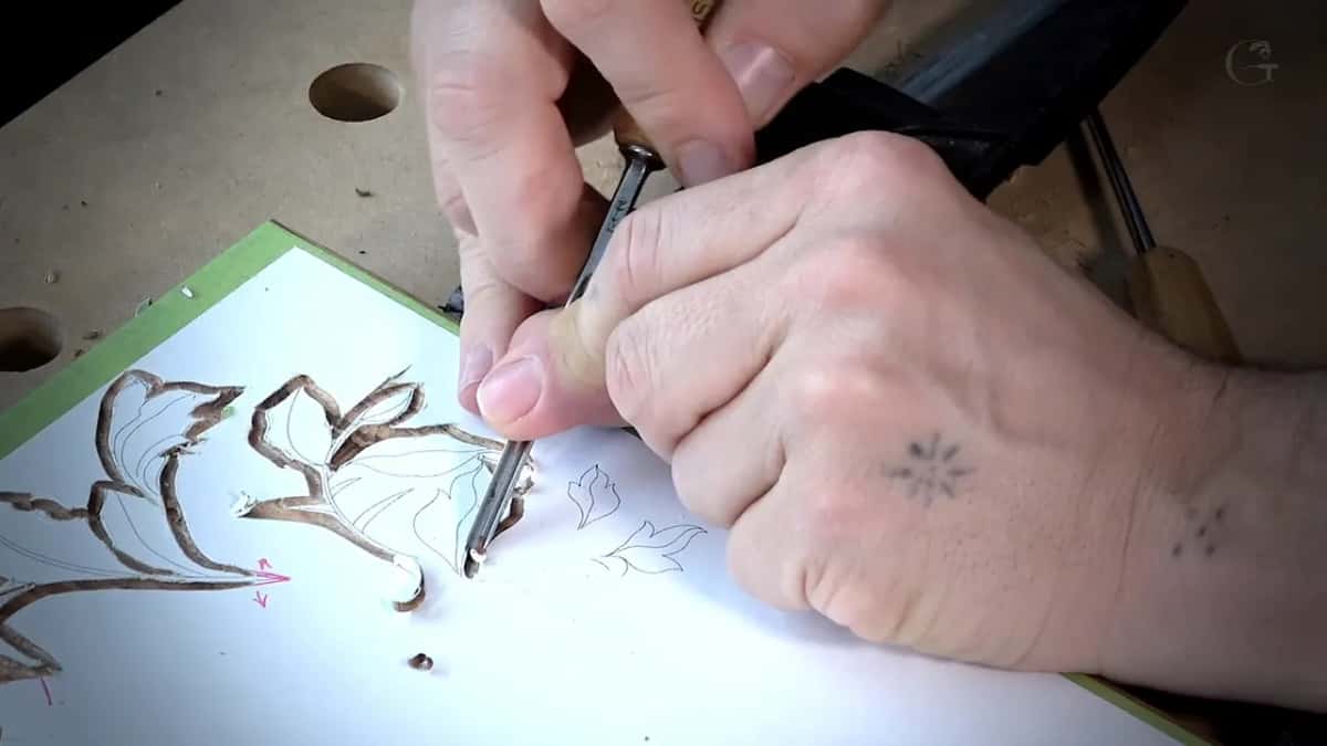 Gouge tip at the pattern's edge