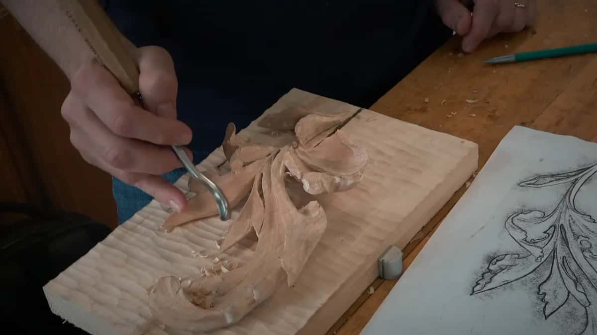 Spoon tool upside down on the edge