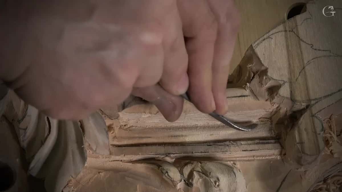 Blade in the hollow, close