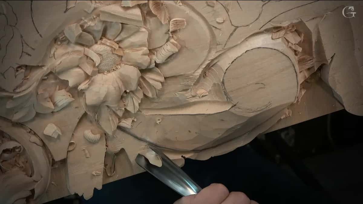 Gouge tip under a flower