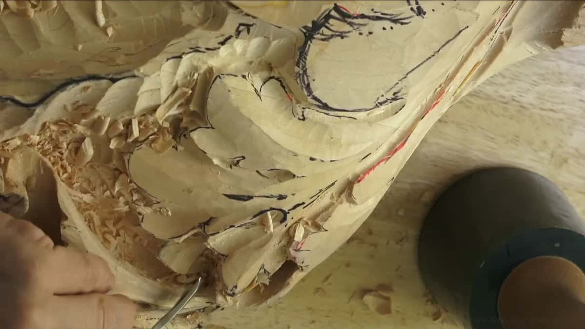 Bent gouge lifting shavings, mallet waiting