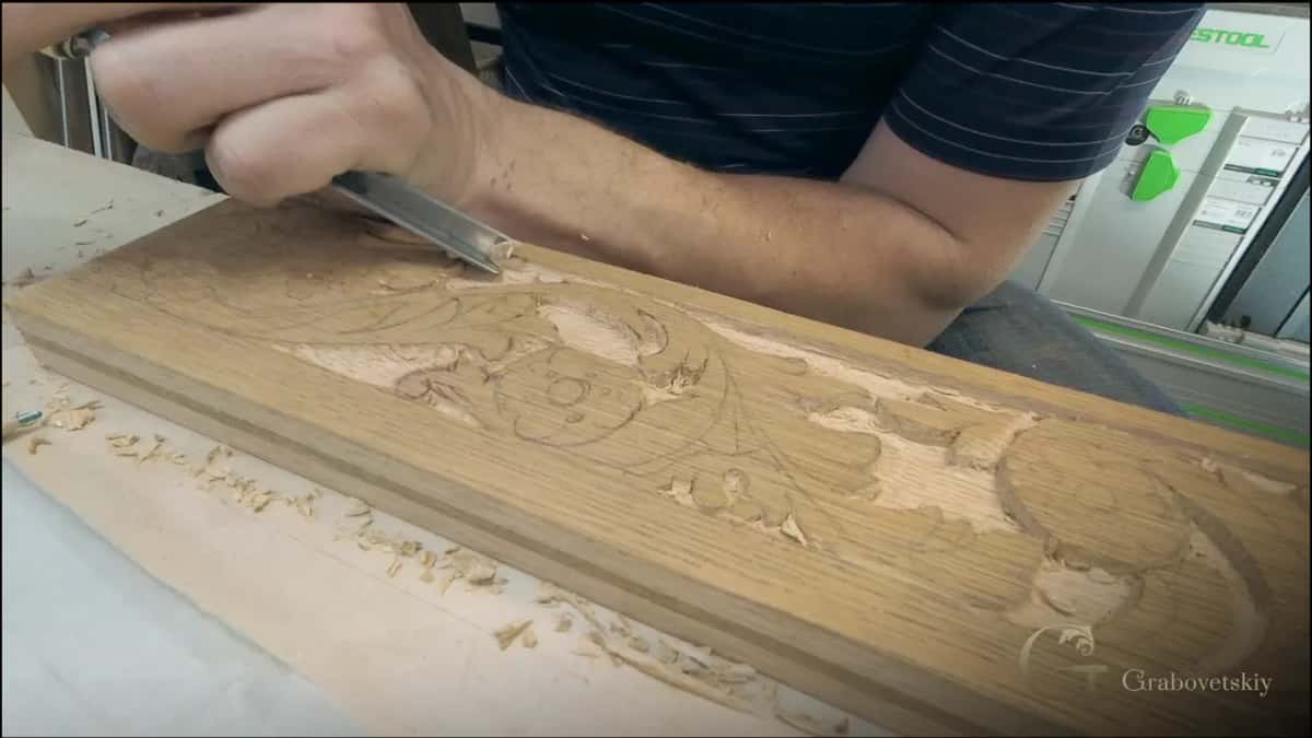 V tool pushed along the board edge