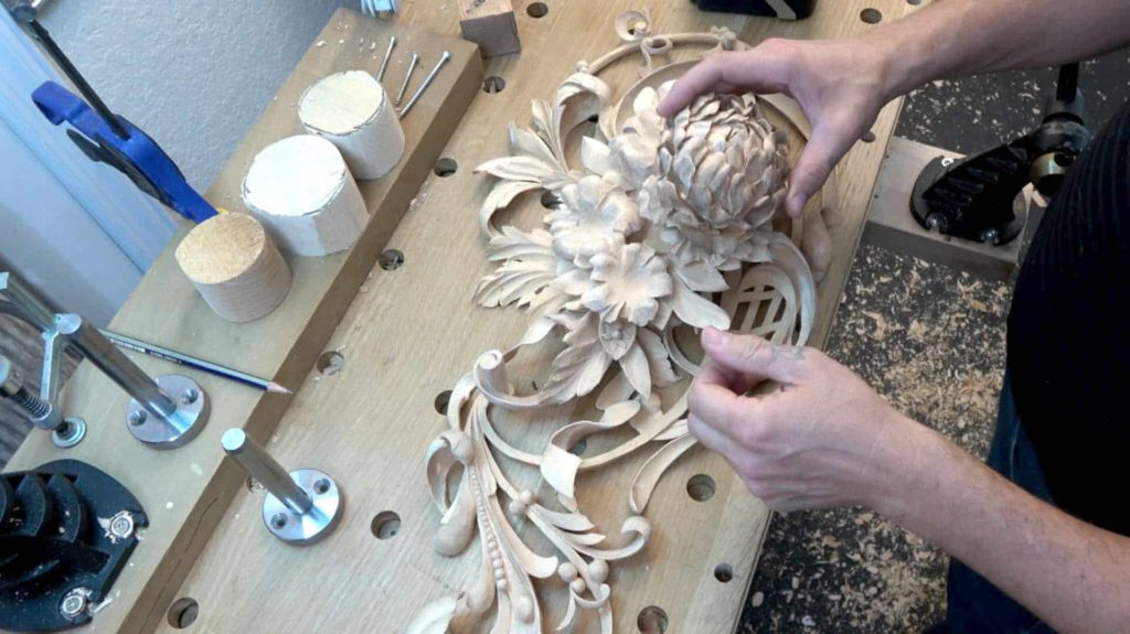 wood carving, Woodcarving, Hashemi Flowers, Foliage carving, carving leaves in wood, wood carving leaf patterns, carving leaves in wood, flower carving, carving flowers, wood carving flower patterns, wooden carved flowers, hand carved flowers, floral carving designs, Floral carving, hand carved flowers, hand carved wooden flowers, learn to carve flowers, learn to carve flowers in wood, How to carve basic flower,
